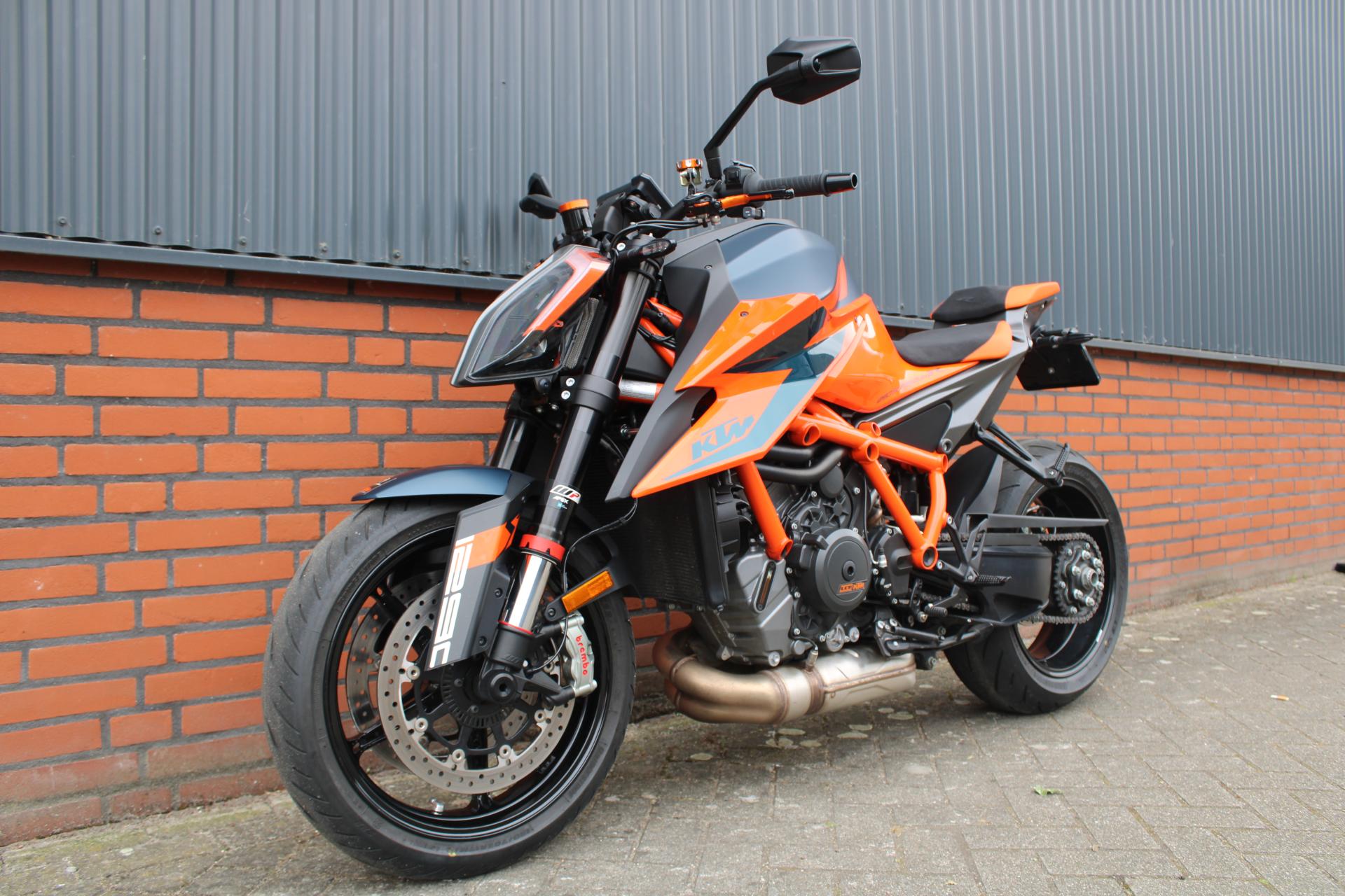 KTM 1290 Superduke R - 2020 (1)