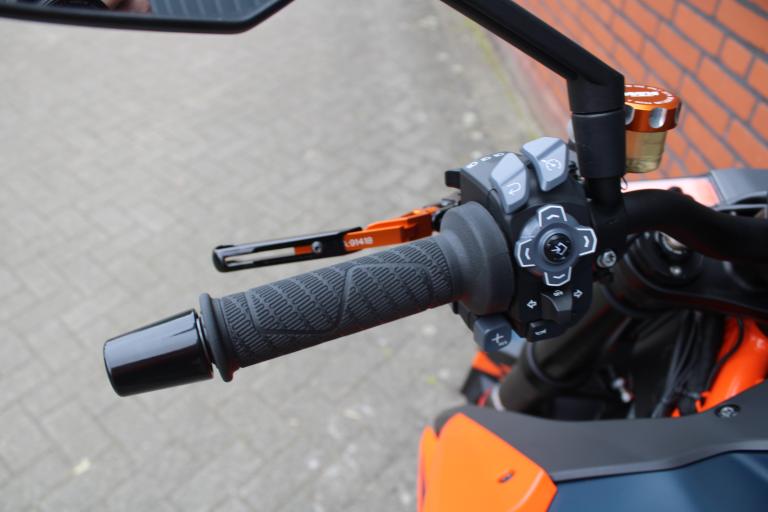 KTM 1290 Superduke R - 2020 (14)