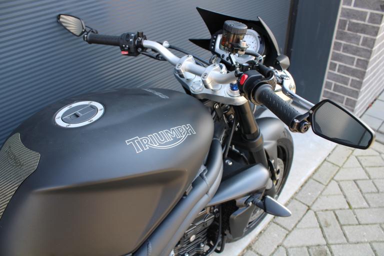 Triumph Speed triple 1050 - 2009 (12)