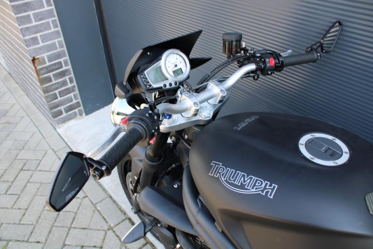 Triumph Speed triple 1050 - 2009 (11)