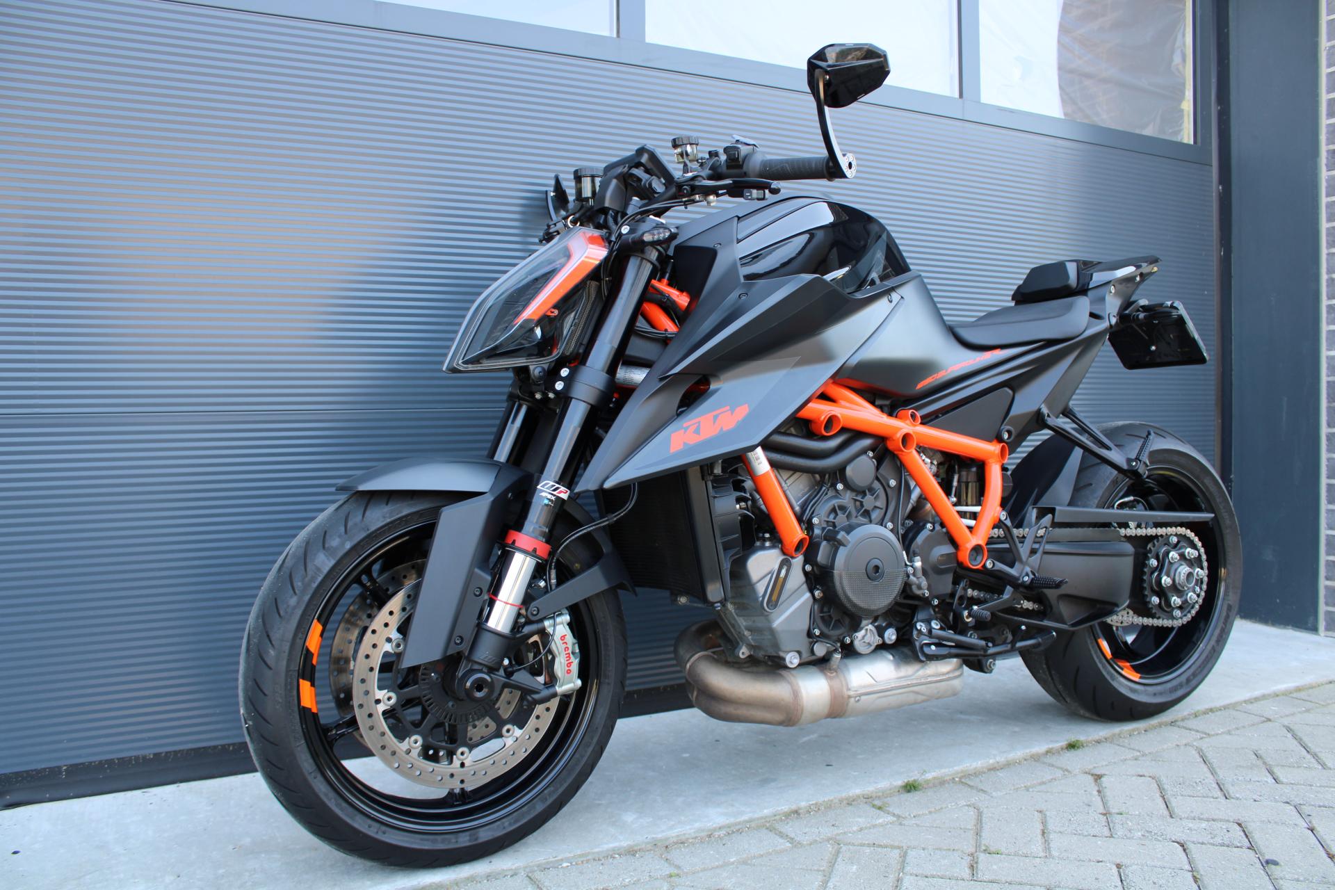 KTM 1290 Super duke R - 2020 (1)