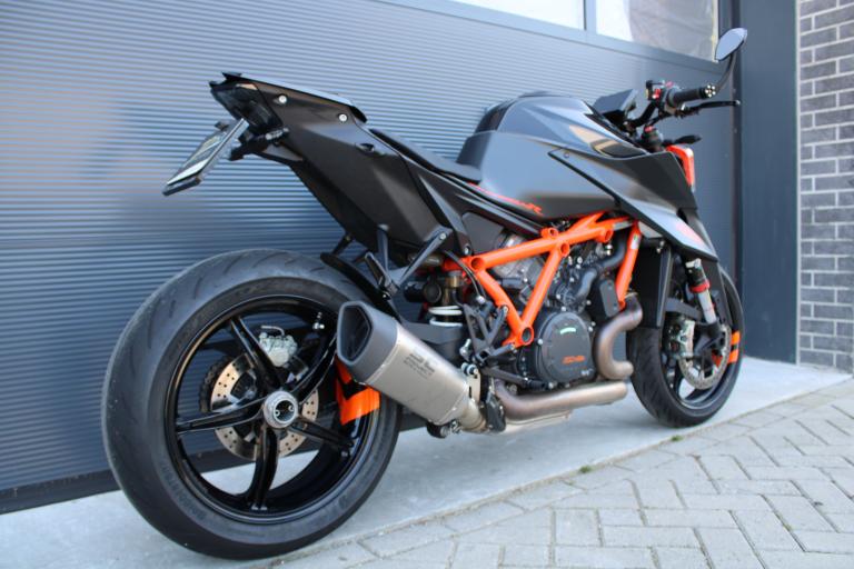 KTM 1290 Super duke R - 2020 (6)