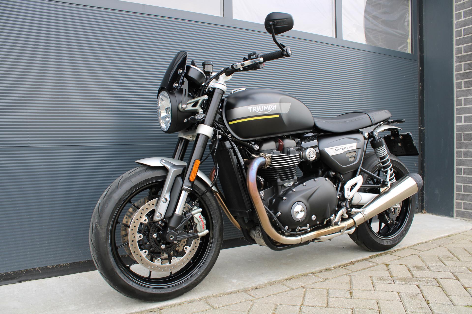 Triumph Speed twin 1200 - 2022 (1)