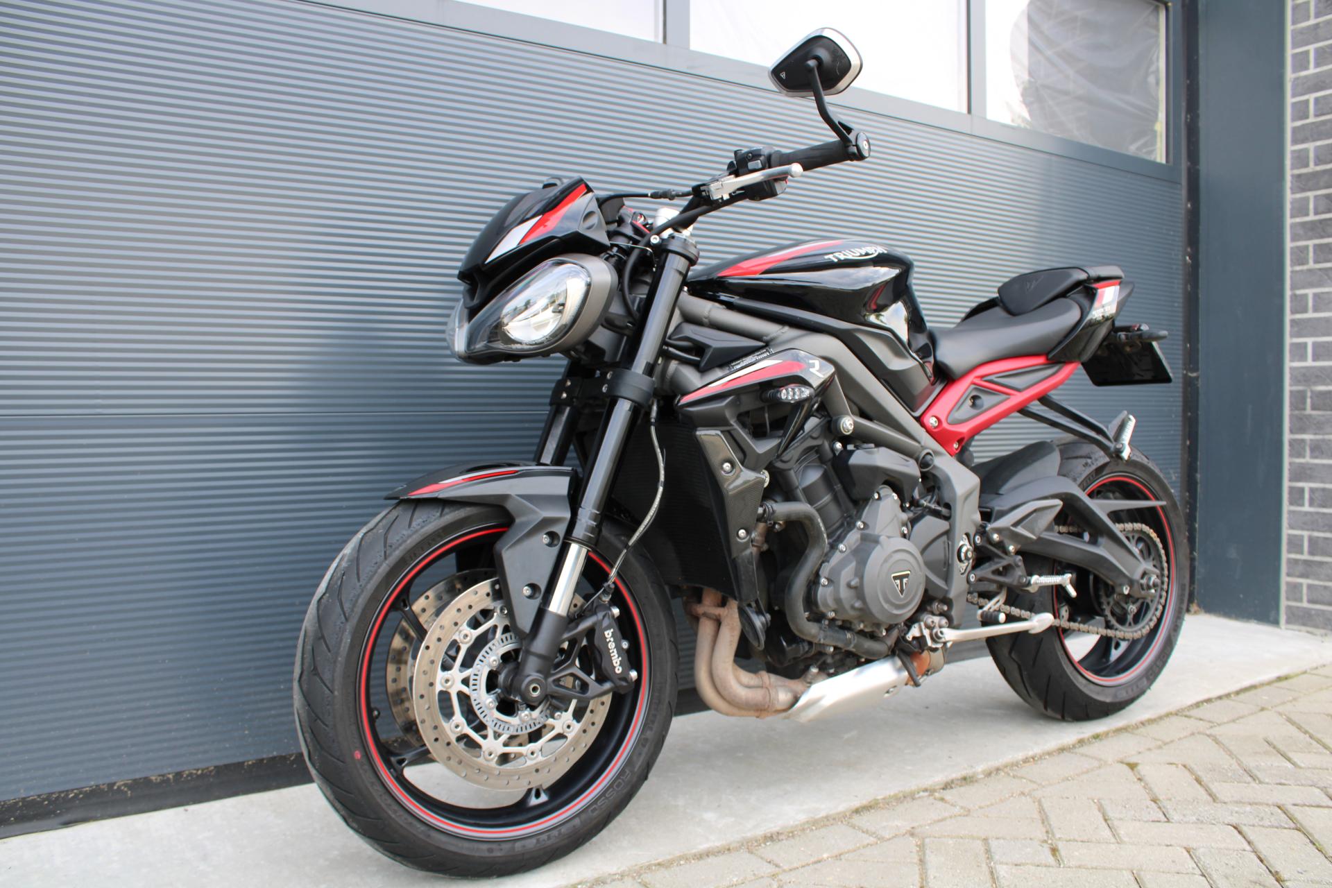 Triumph Street triple R - 2021 (1)