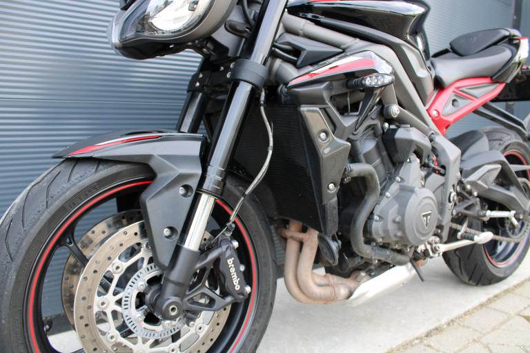 Triumph Street triple R - 2021 (2)