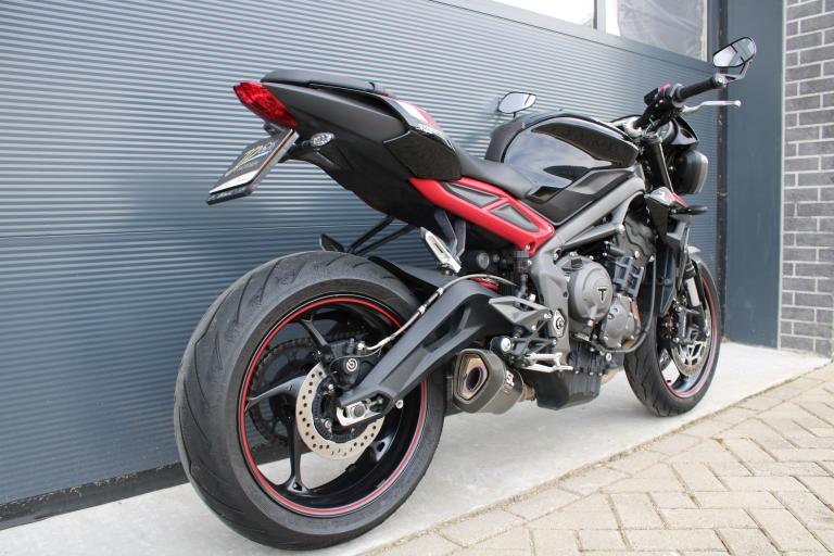 Triumph Street triple R - 2021 (6)