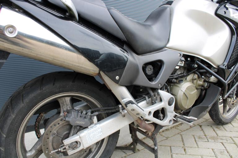 Honda Varadero Xl 1000 - 2000 (6)