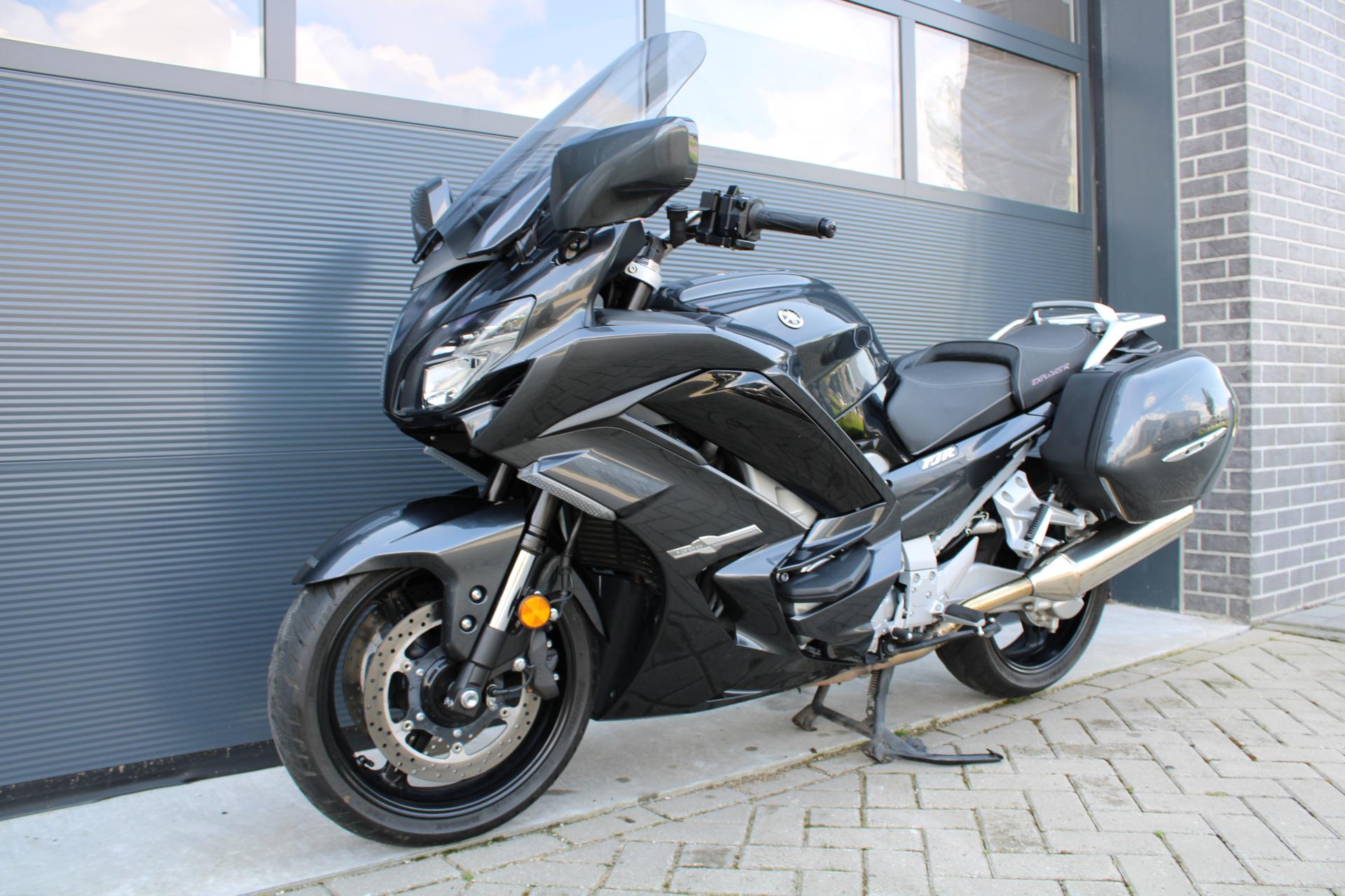 Yamaha FJR 1300 AS - 2017 (1)