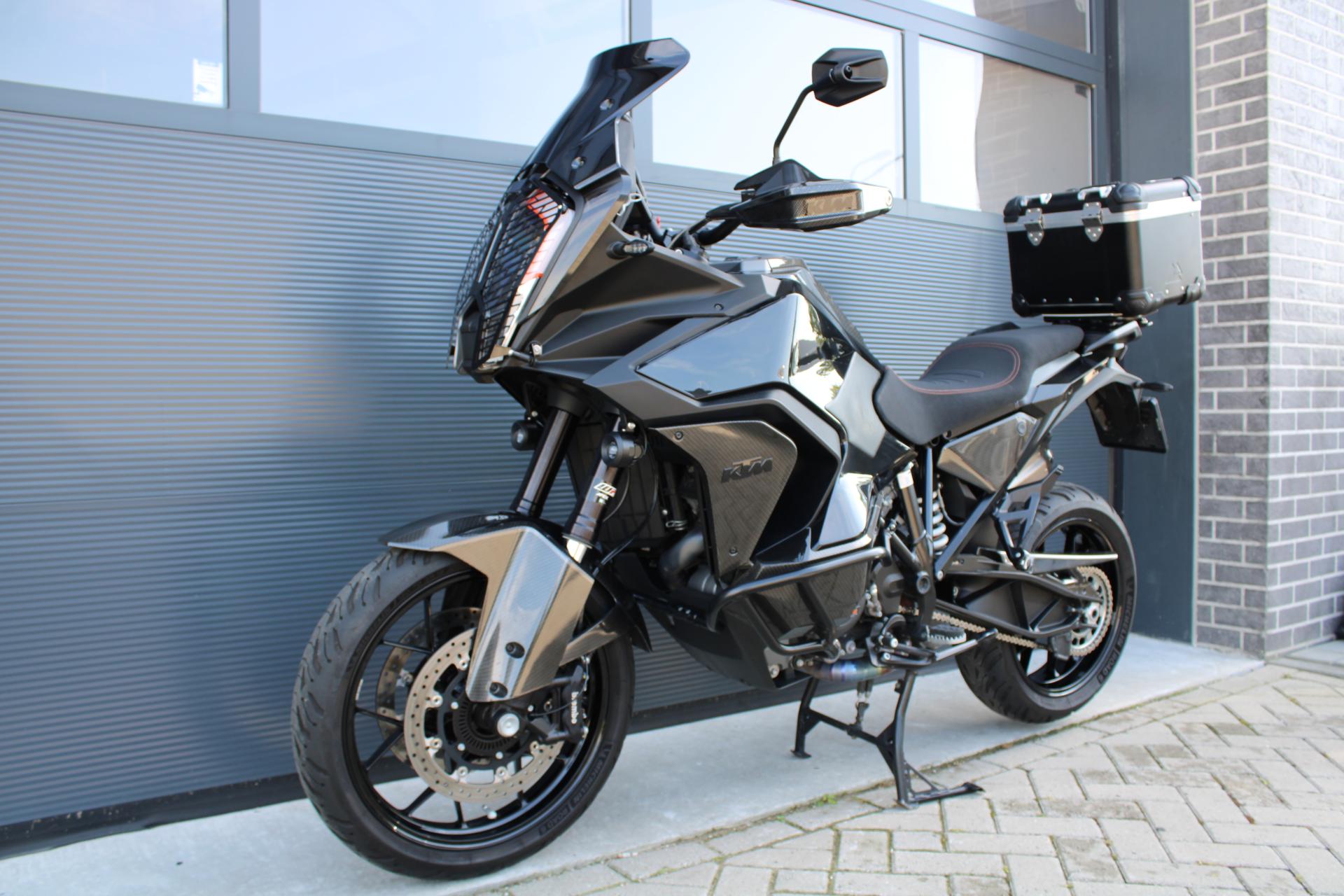 KTM 1290 Super adventure S - 2021 (1)