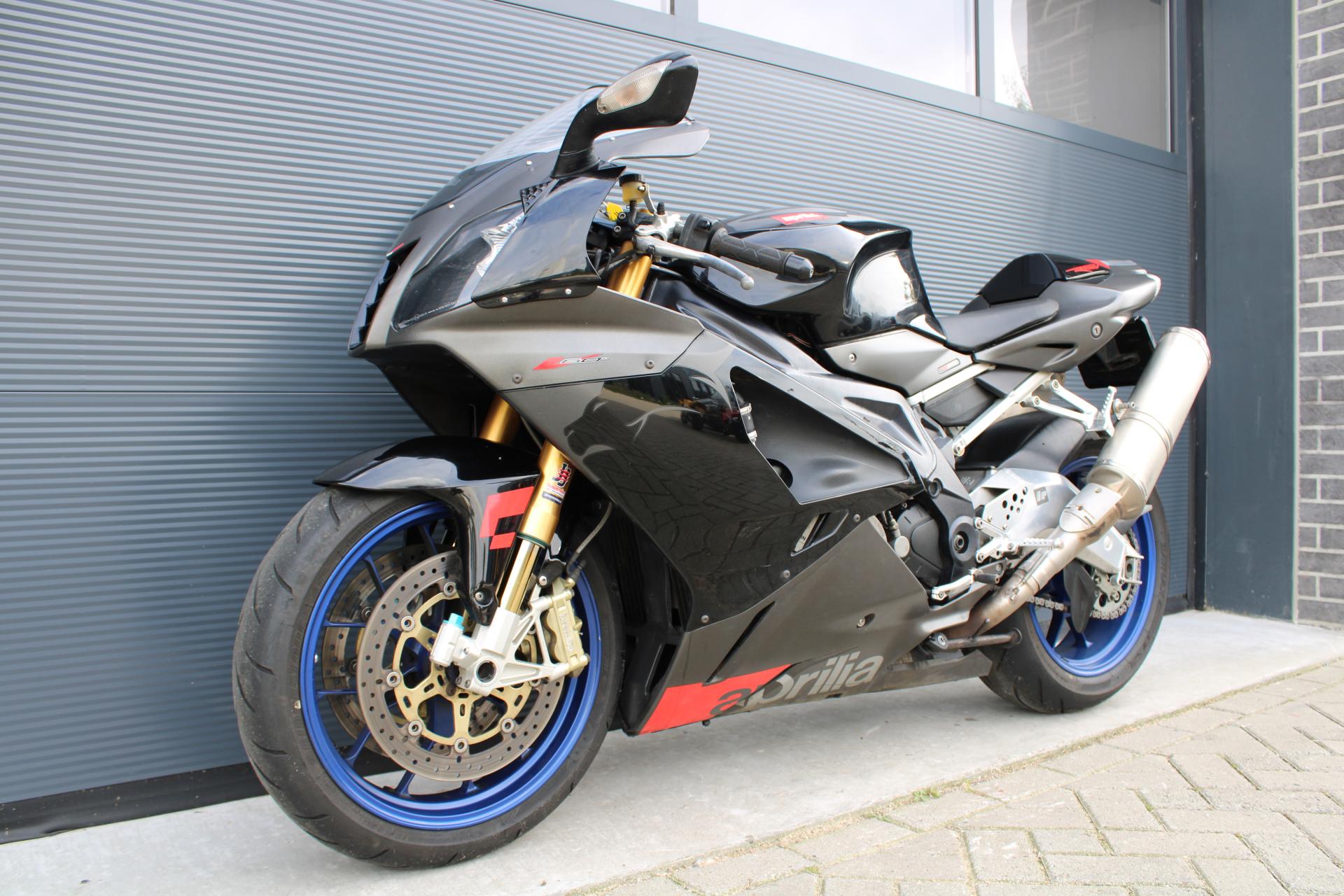 Aprilia RSV 1000 R - 2006 (1)