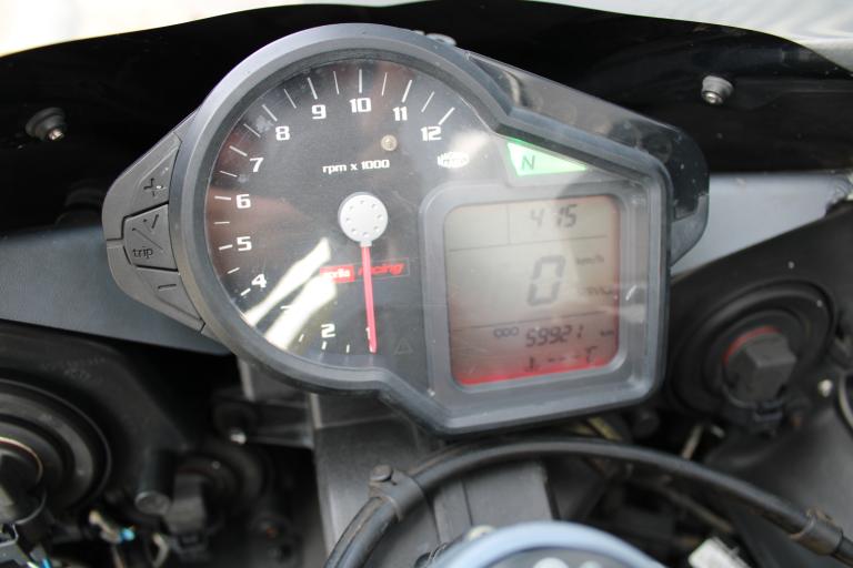 Aprilia RSV 1000 R - 2006 (17)