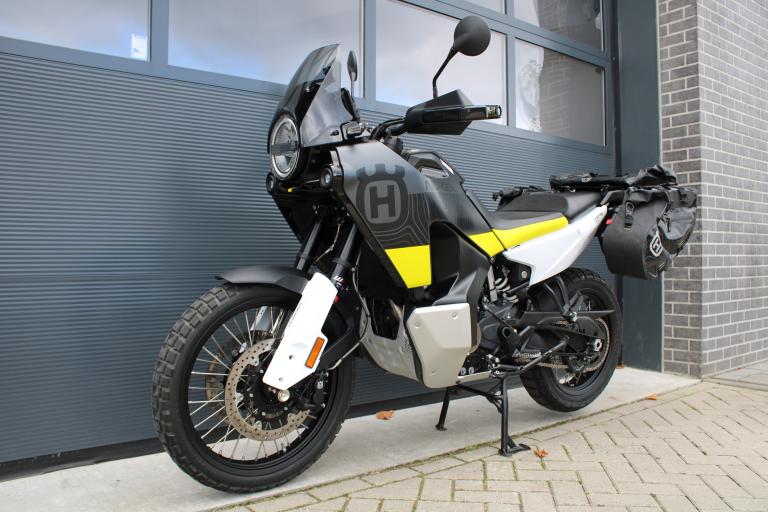 Husqvarna 901 Norden - 2024 (1)