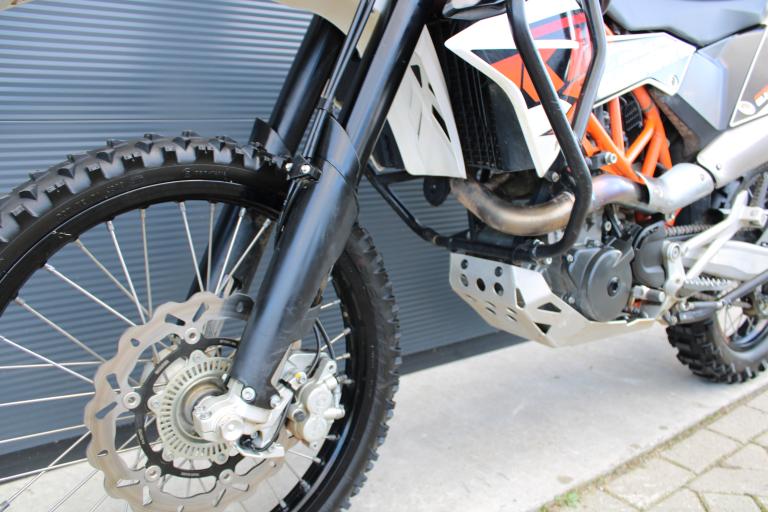 KTM 690 Enduro R - 2016 (2)