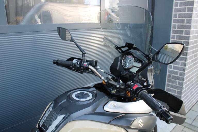 Suzuki DL 1000 - 2016 (11)