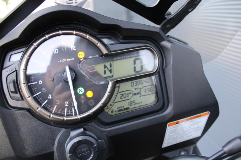 Suzuki DL 1000 - 2016 (17)