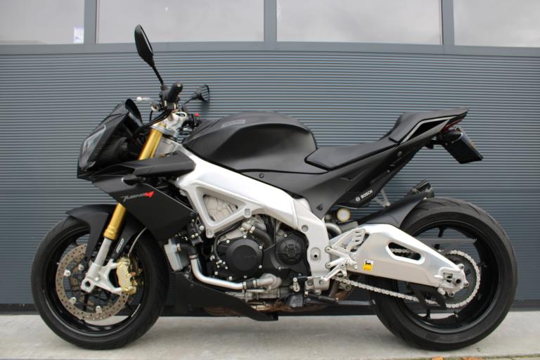 Aprilia Tuono V4 APRC - 2015 (3)