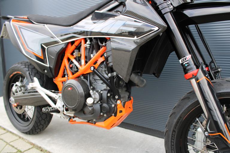 KTM 690 SMC R - 2019 (9)