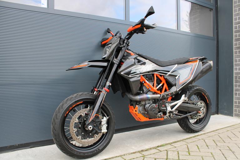 KTM 690 SMC R - 2019 (1)