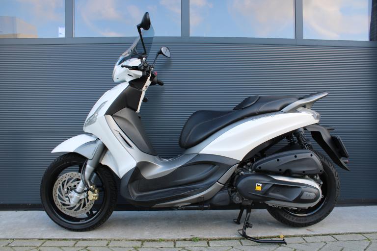 Piaggio Beverly 350 sport - 2012 (3)