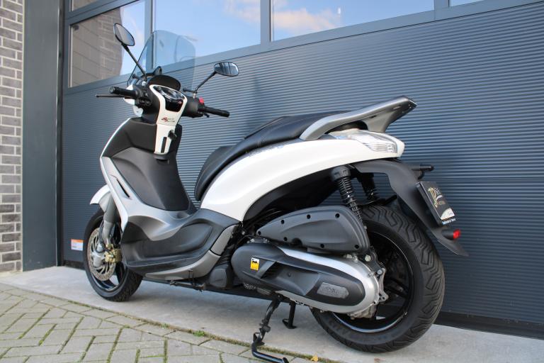 Piaggio Beverly 350 sport - 2012 (5)