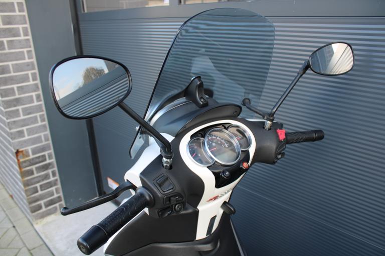 Piaggio Beverly 350 sport - 2012 (12)