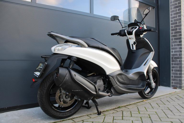 Piaggio Beverly 350 sport - 2012 (6)