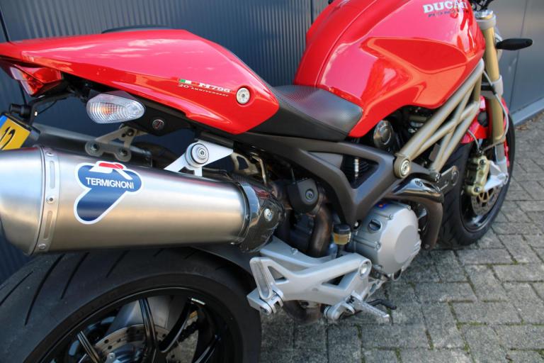 Ducati Monster 796  (4)