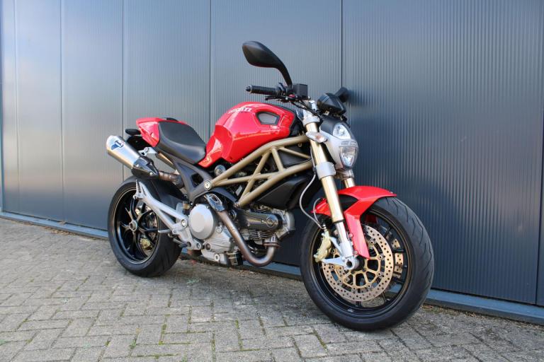 Ducati Monster 796  (5)