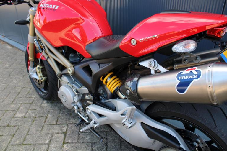 Ducati Monster 796  (8)