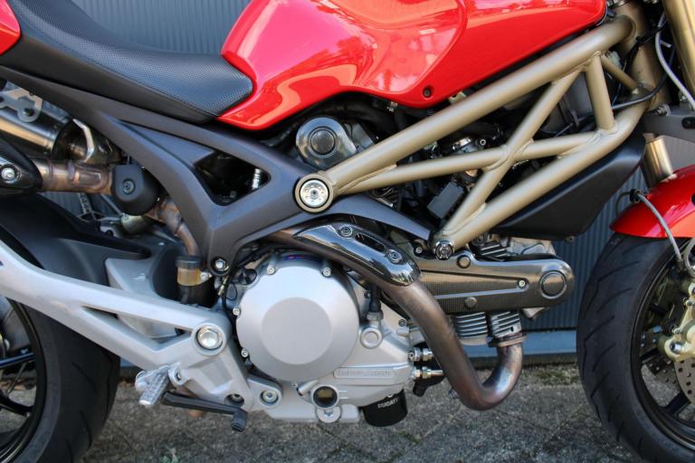 Ducati Monster 796  (13)